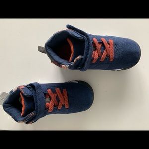 Boys Easy-on Sneakers